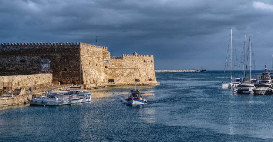 Crete: Heraklion Center, Local Market and Creta Aquarium - The coach ride and pickup details