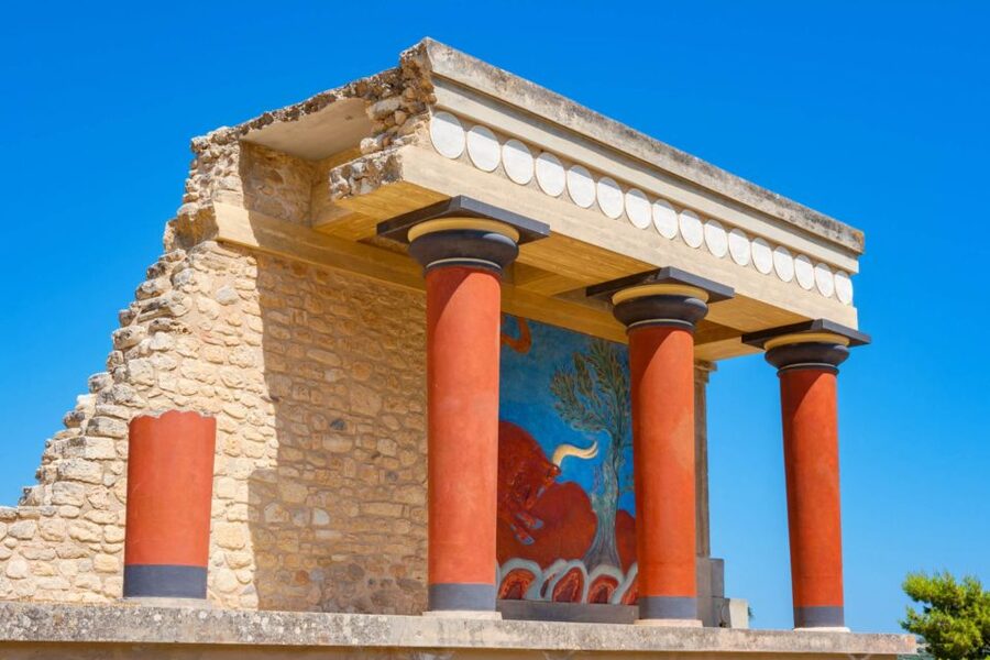 Crete: Knossos Palace and Museum E-Tickets with Audio Guides - Walking through the Palace of Knossos