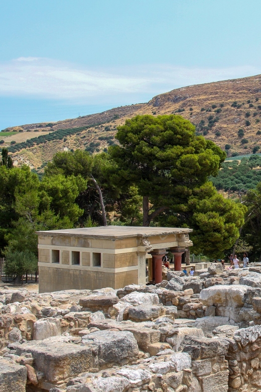 Crete: Knossos Palace & Heraklion Guided Tour - Knossos Palace: two hours among Minoan ruins