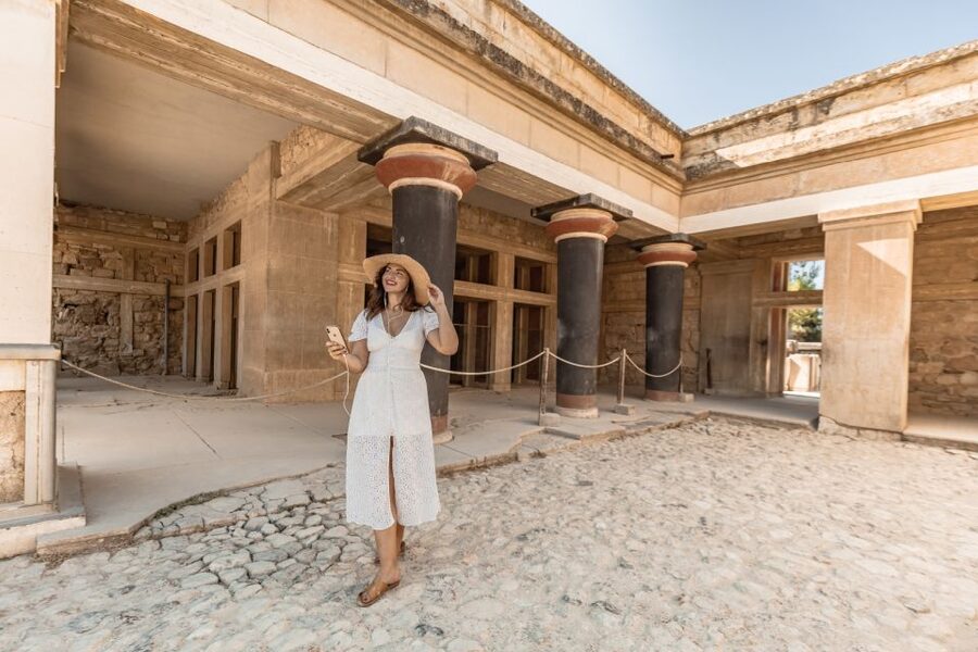 Crete: Palace of Knossos E-Ticket and Audio Guide - The South Propylaeum and Minoan daily life