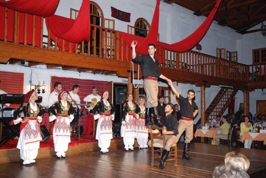 Crete: Traditional Dance Show and Buffet Dinner with Wine - A buffet built around Cretan staples