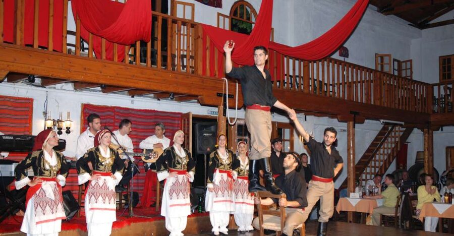 Crete: Traditional Dance Show and Buffet Dinner with Wine - Safety and group comfort