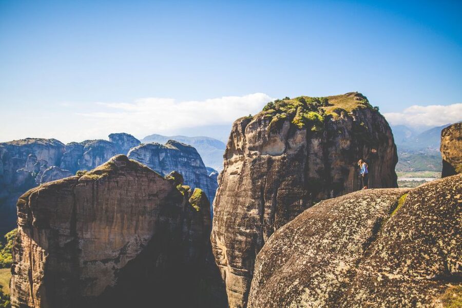 Delphi and Meteora: 2-Day Bus Tour from Athens - The drive to Kalambaka and the overnight stay