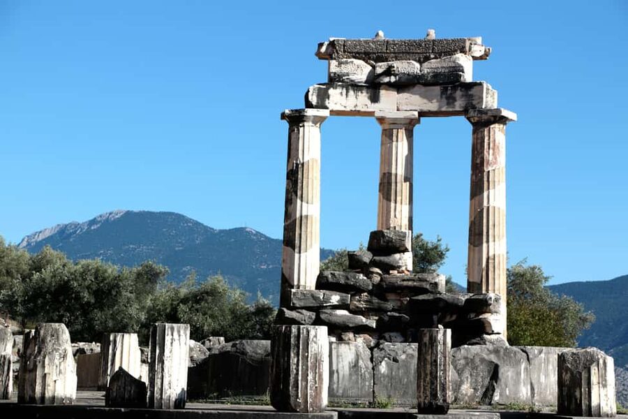 Delphi: Audiovisual self-guided tour with 3D models - Planning your visit around five days of access
