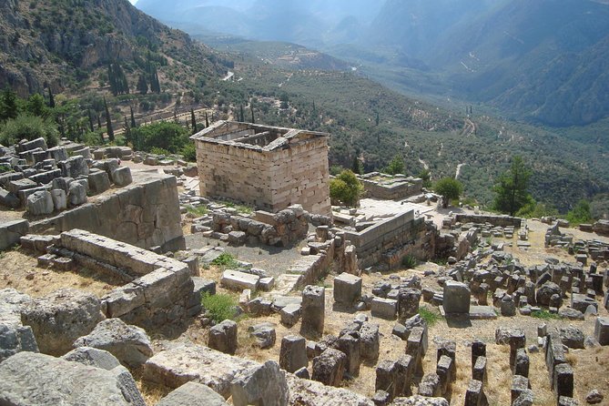 Delphi Full Day Private Tour from Athens - The Delphi Archaeological Museum fills in the gaps