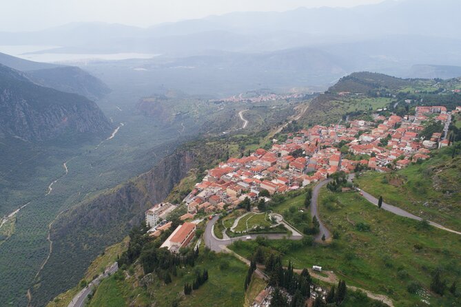 Delphi full day V.R audio guided tour with entry ticket - Walking the ancient sanctuary and its famous ruins