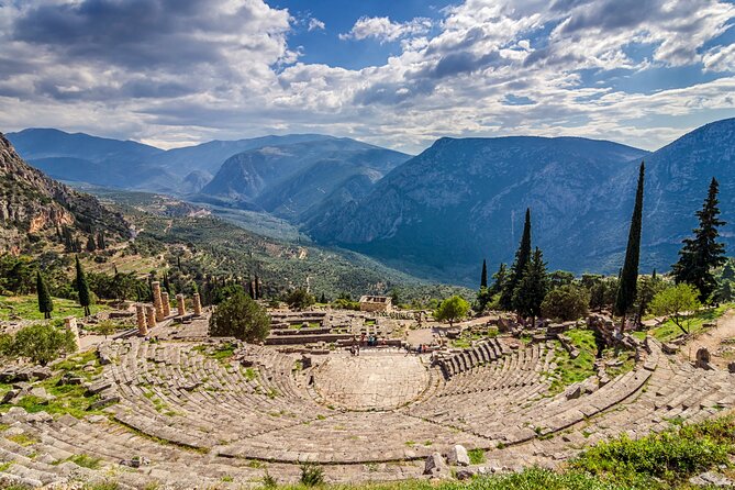 Delphi full day V.R audio guided tour with entry ticket - Guides, drivers, and the level of personal help