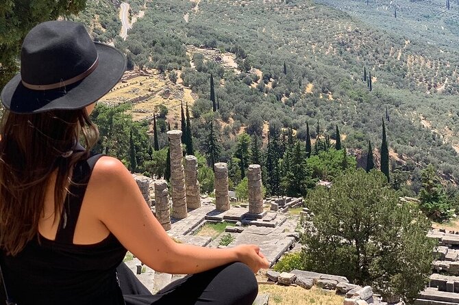 Delphi Guided Small Group Day Tour from Athens - Arachova and the return over Mount Parnassus