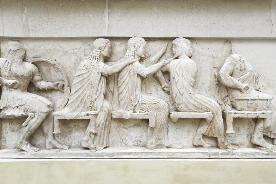 Delphi Guided Walking Tour and Admission Ticket - Private group or shared experience?