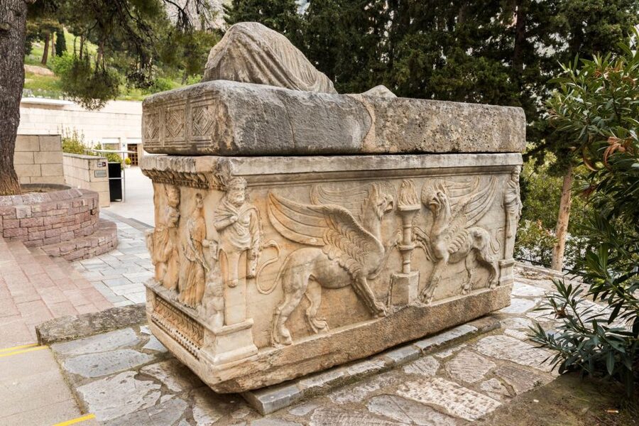 Delphi Small-Group Day Trip From Athens - The Athens pickup and the long road north