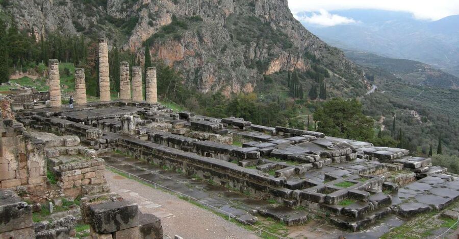 Delphi: Spanish guided one day tour - Key points to know before booking