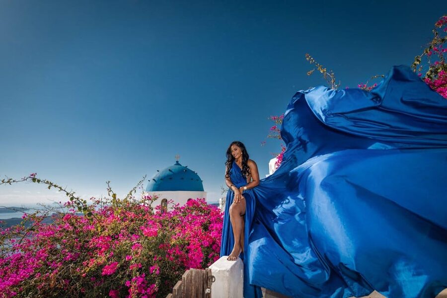 Flying dress Photoshoot in Santorini with Hotel Pickup - The private changing area makes a real difference