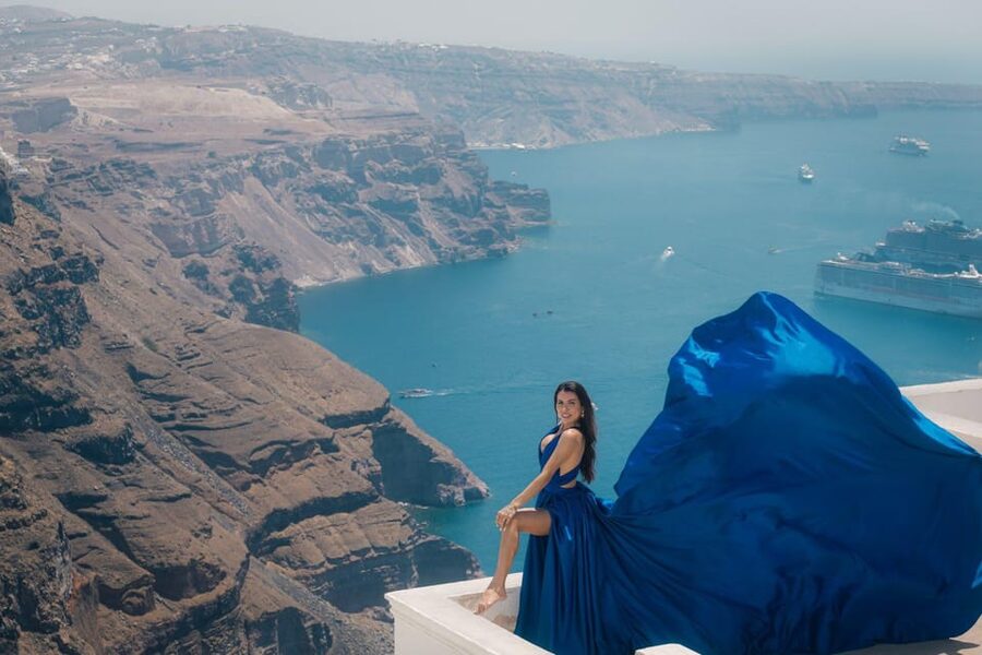 Flying dress Photoshoot in Santorini with Hotel Pickup - What the strongest praise tells you