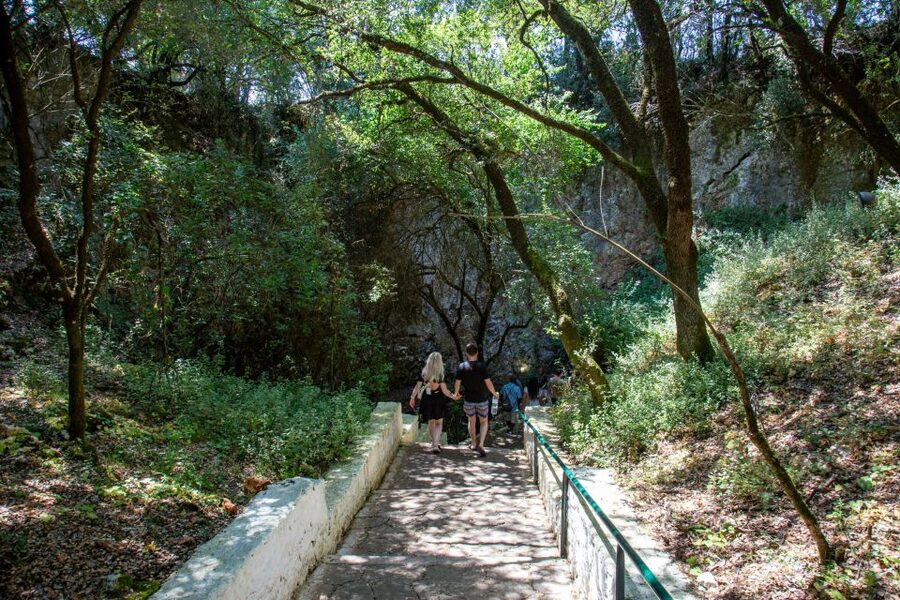 From Argostoli: Melissani Lake & Drogarati Caves Tour - What the coach rides add to the experience