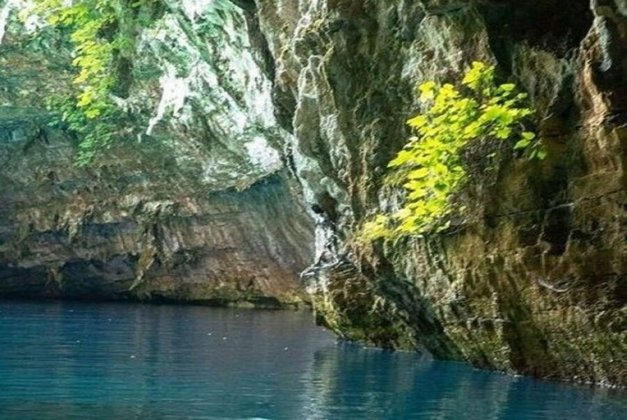 From Argostoli: Melissani Lake & Drogarati Caves Tour - Should you book the Melissani and Drogarati tour?