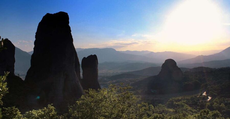 From Athens: Delphi and Meteora 2-Day Tour with Hotel - From Athens through Arachova to Delphi