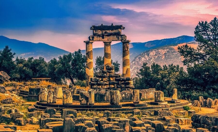 From Athens: Delphi and Meteora 2-Day Tour with Hotel - Useful things to pack