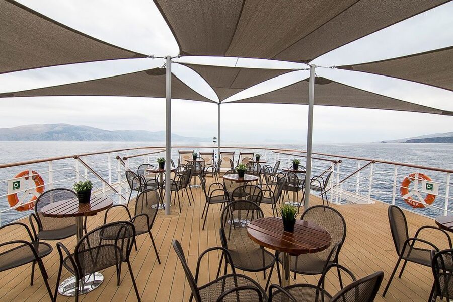 From Athens: Hydra, Poros & Aegina Cruise with Buffet Lunch - Hydra: 70 minutes among donkeys and stone houses