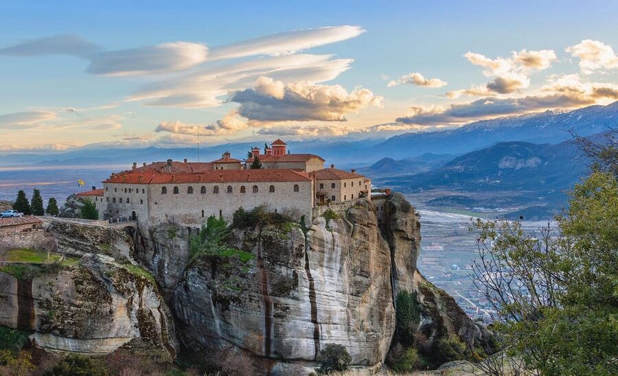 From Athens: Meteora Full-Day Trip with Guide on Luxury Bus - Orthodox art, monks, and the meaning of the rocks