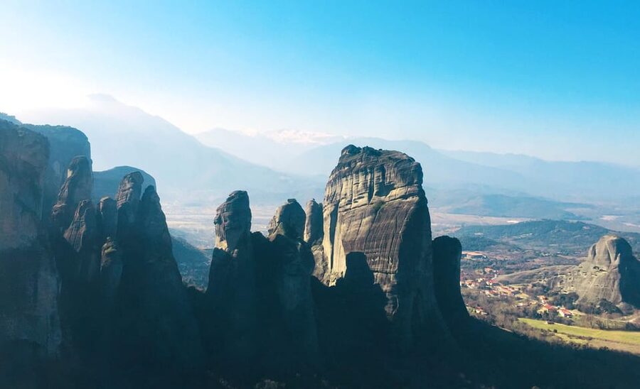 From Athens: Meteora Full-Day Trip with Guide on Luxury Bus - Lunch in Kastraki, with the bill separate