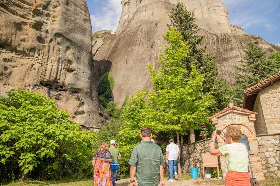 From Athens: Meteora Monasteries and Hermit Caves Tour - The long ride north through Central Greece