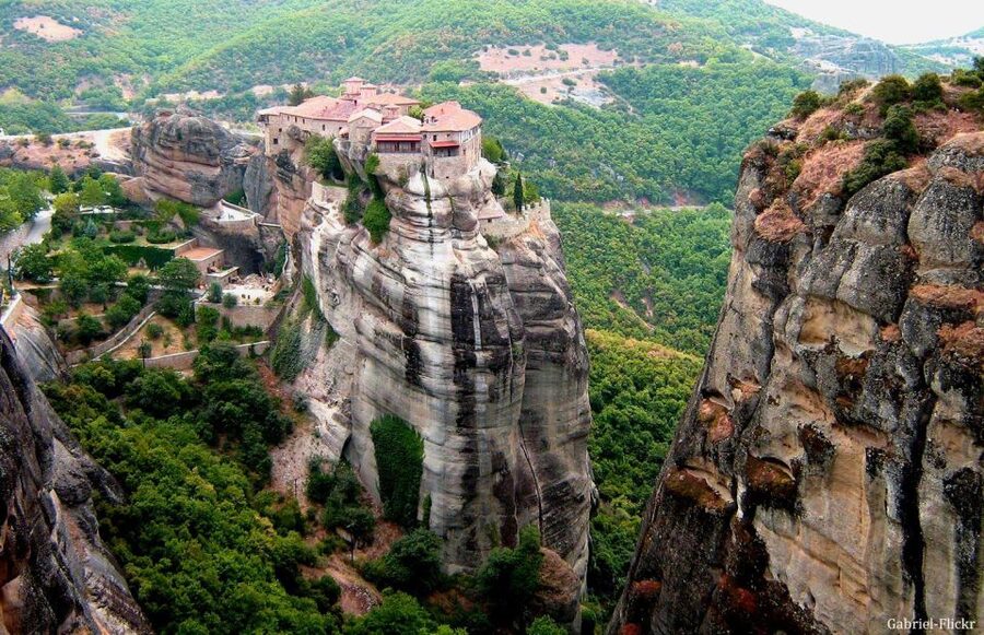 From Athens: Meteora Train Trip with Overnight Stay - Group size and guide quality
