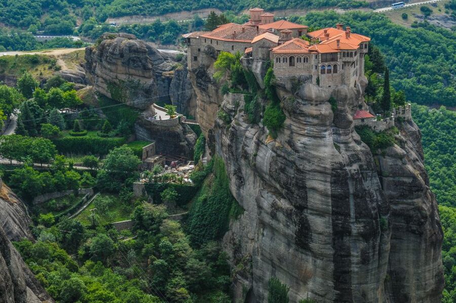 From Athens or Piraeus: Meteora Full-Day Private Trip - First views of the Meteora rock pillars