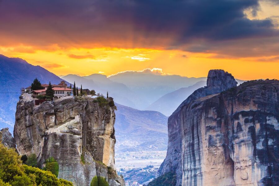 From Athens: Private Day Tour to Meteora and Thermopylae - The return to Athens: comfortable, but demanding