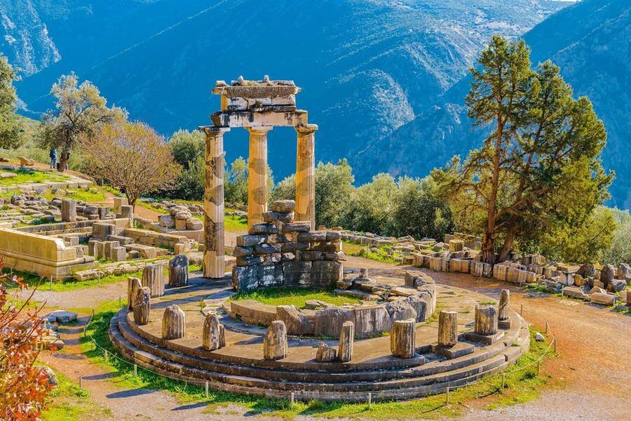 From Athens: Private Delphi and Thermopylae Guided Day Trip - Key points to know before booking