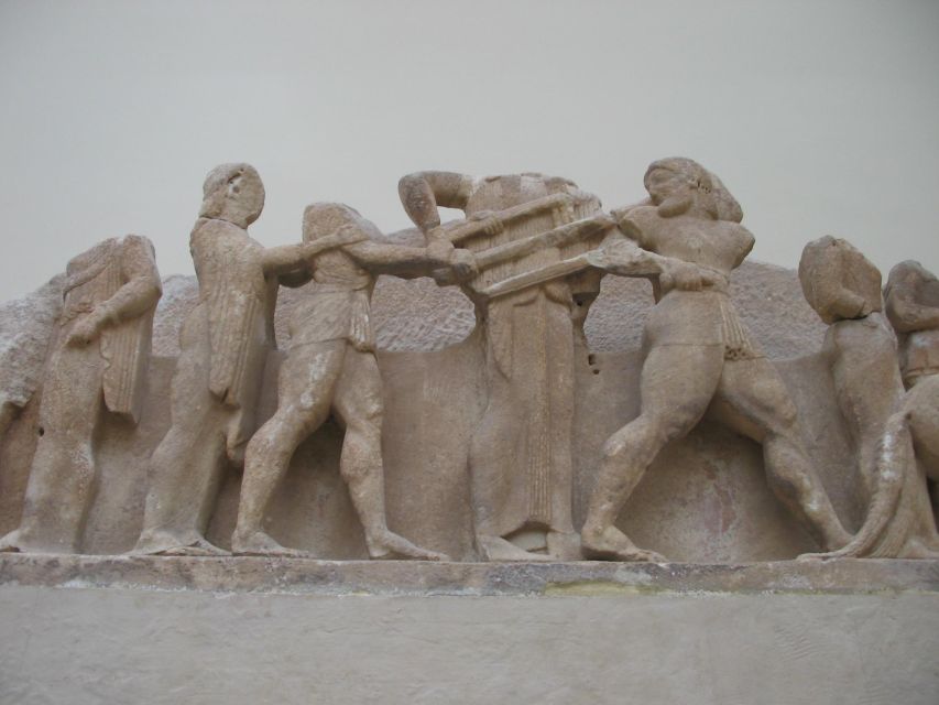 From Athens: Private Delphi and Thermopylae Guided Day Trip - Delphi Museum and its famous works