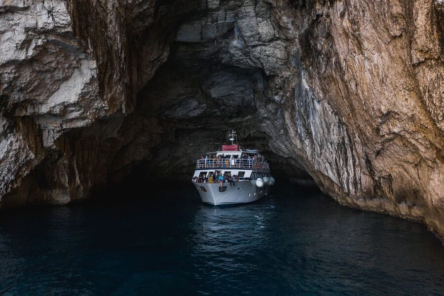 From Benitses/Lefkimmi: Paxos, Antipaxos & Caves Day Cruise - Swimming at Voutoumi Beach on Antipaxos