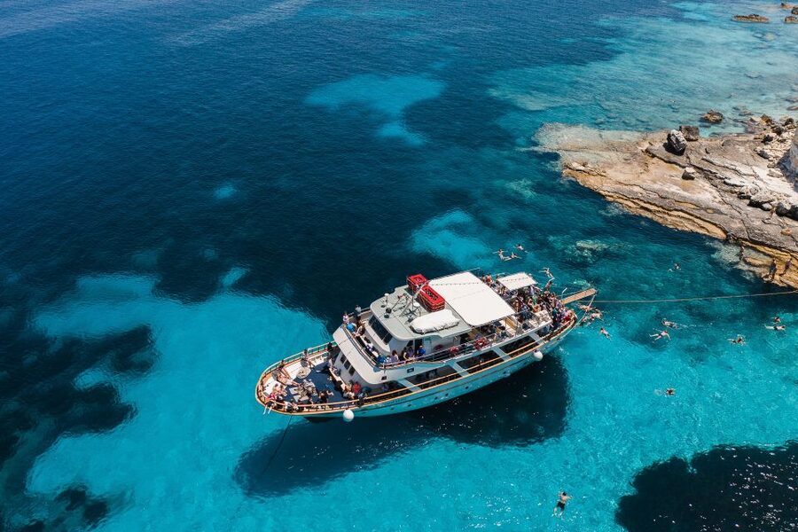 From Benitses/Lefkimmi: Paxos, Antipaxos & Caves Day Cruise - Boat comfort, crowding, and service