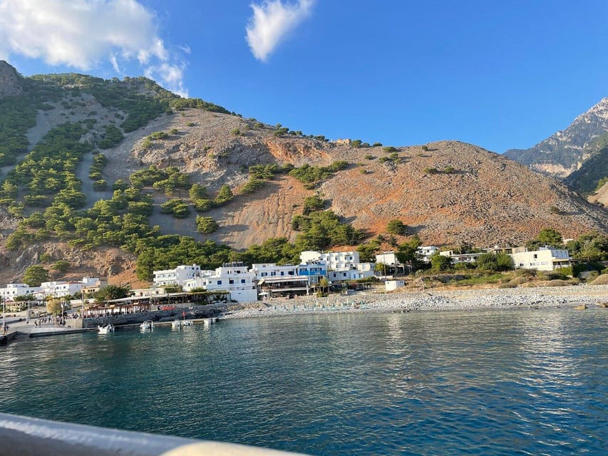From Chania: Samaria Gorge with Professional Hiking Guide - How hard is the 16 km descent?
