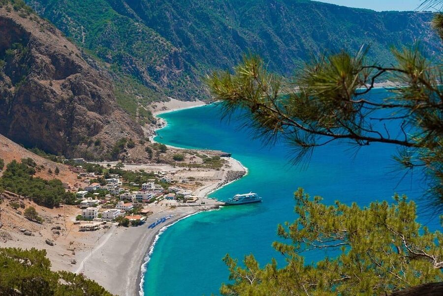 From Chania: Samaria Gorge with Professional Hiking Guide - Early pickup and the ride to Omalos