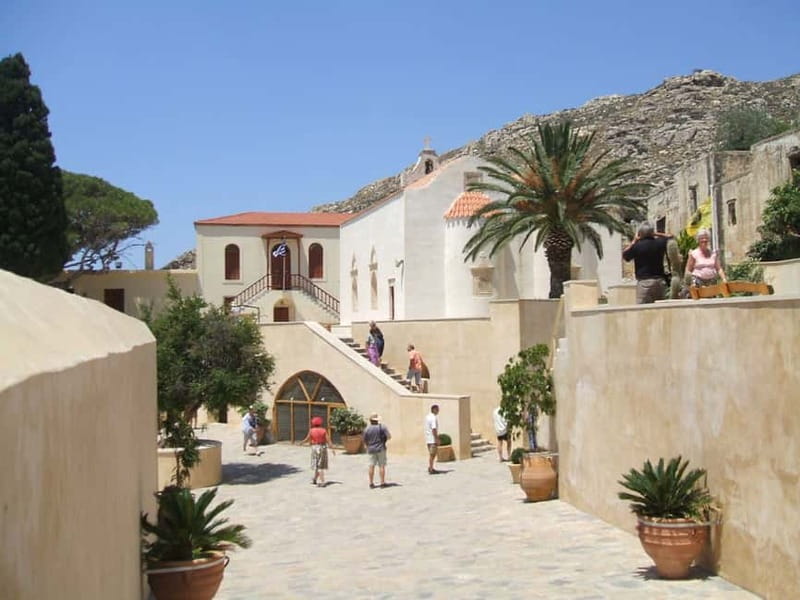 From Herakleion: Day Trip to Preveli Beach and Kourtaliotiko - The return climb and the limits of a beach excursion