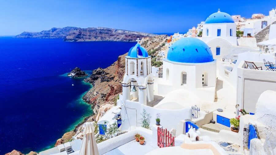 From Heraklion/Crete: Santorini Island Guided Day Trip - The coach ride from Oia to Fira