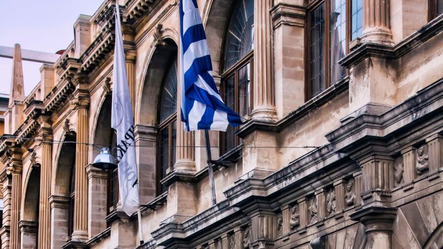 From Heraklion: Historical Center City Tour & Knossos Palace - Two and a half hours to eat, shop, or visit the museum