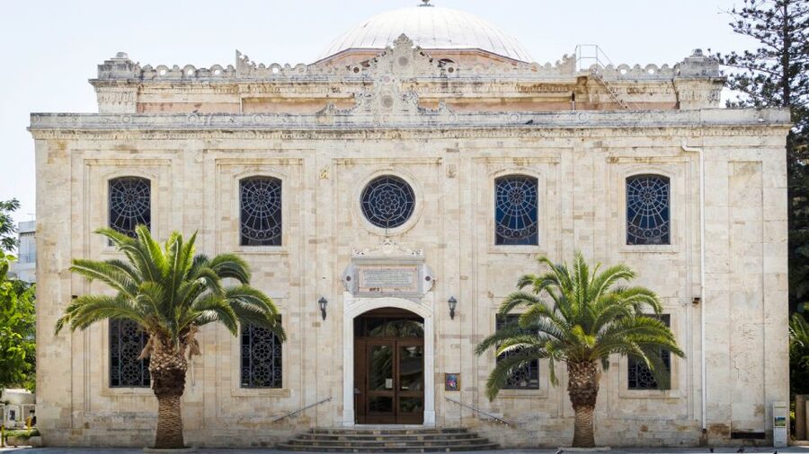 From Heraklion: Historical Center City Tour & Knossos Palace - Morning pickup and the ride into Heraklion