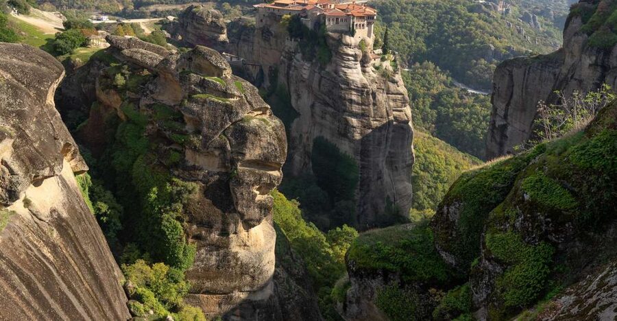 From Kalambaka or Kastraki: Midday Meteora Tour - Seeing all six surviving monasteries from the road