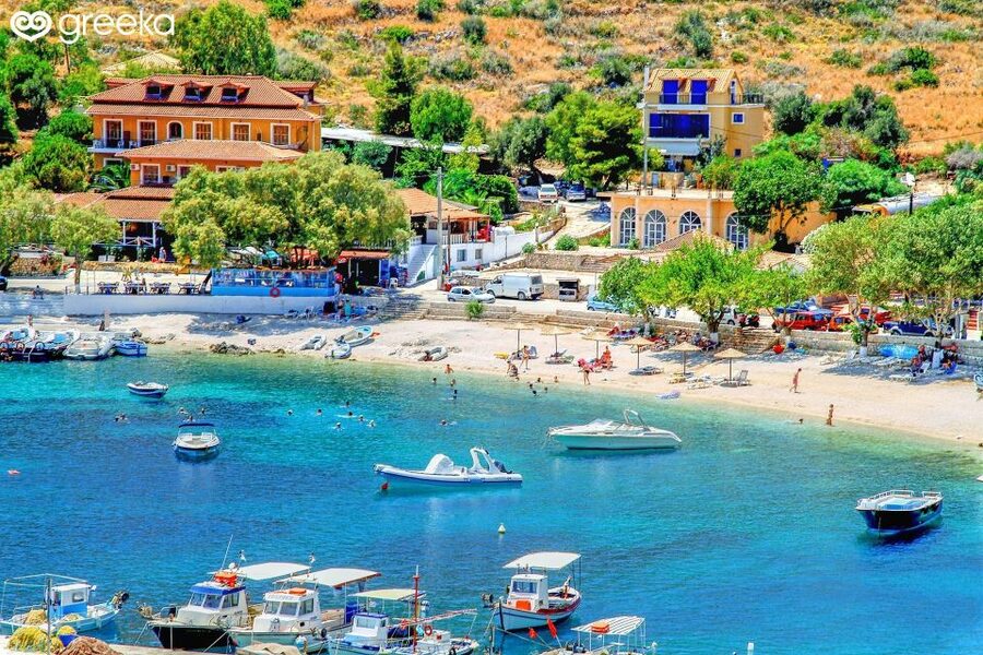 From Kefalonia: Blue Cave Boat Cruise & Shipwreck Photo Stop - Alykanas gives you an hour on land