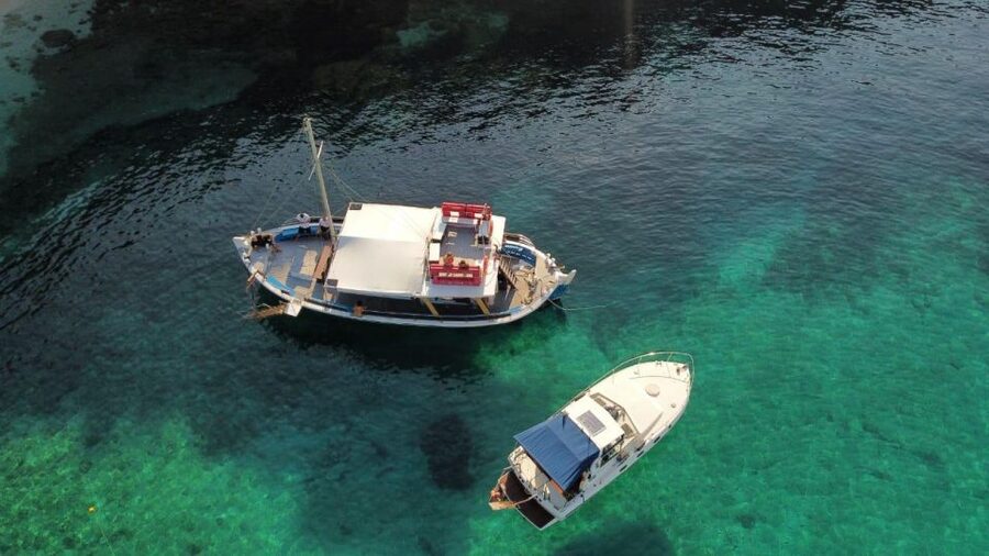 From Lefkimmi: Boat Trip to Sivota & Blue Lagoon - Leaving Lefkimmi Port on a Greek Kaiki