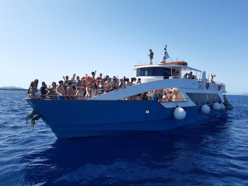 From Lefkimmi: Corfu, Kavos Party Booze Cruise - Leaving Kavos with music already playing