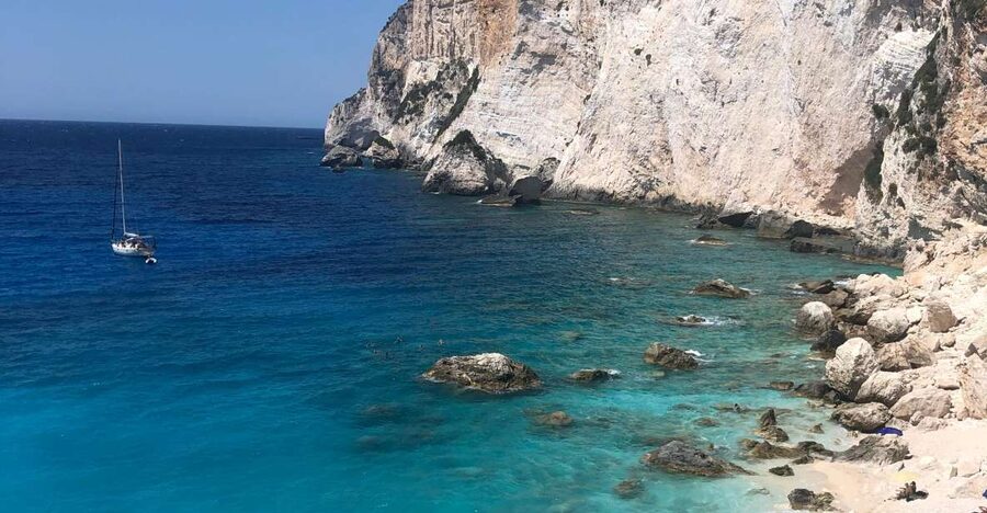 From Lefkimmi: Paxos, Antipaxos & Blue Caves Boat Tour - The 90-minute cruise toward Antipaxos