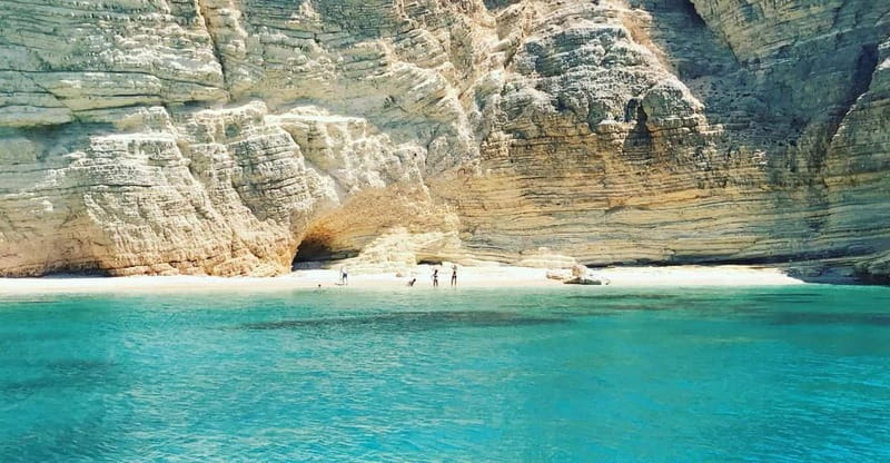 From Naxos: Koufonisia Boat Cruise and Rina's Cave w/ Lunch - One hour at Rina’s Cave