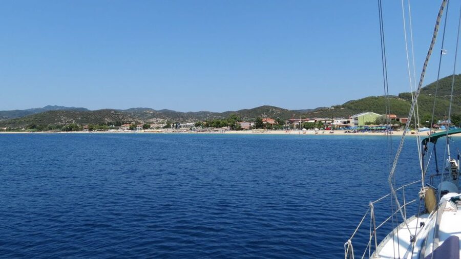 From Neos Marmaras: Halkidiki Islets and Coves Cruise - What to eat and drink on the yacht