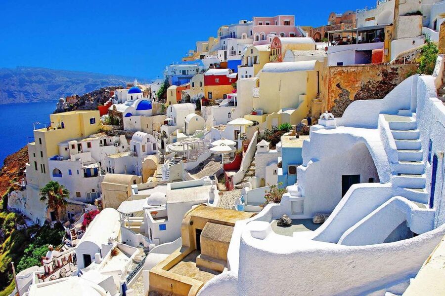 From Rethymno: Full-Day Trip to Santorini by Boat - The biggest drawbacks: crowds, heat, and time
