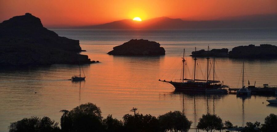 From Rhodes City: Evening Bus Trip To Lindos - Three hours in Lindos, from 18:00 to 21:00