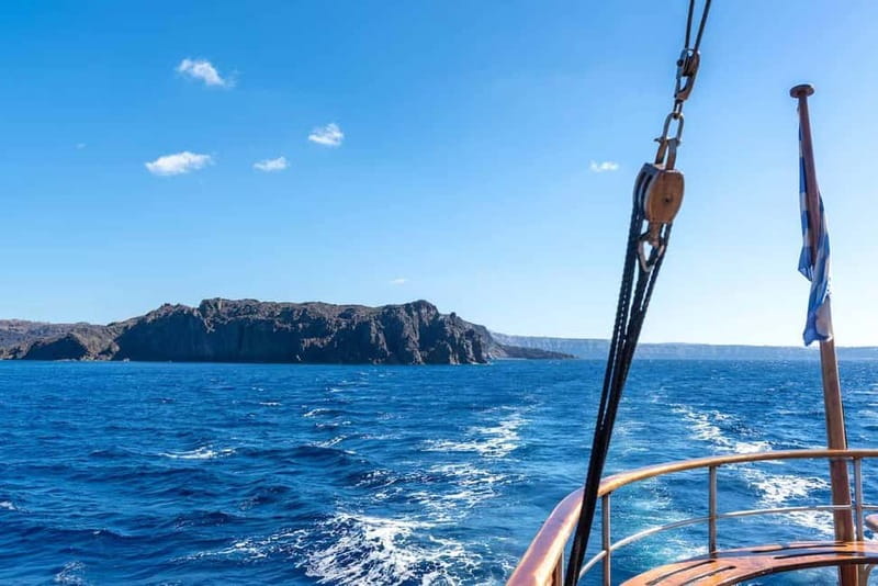 From Santorini: Volcano Cruise With Oia Sunset - The early pickup and ride to Athinios Port