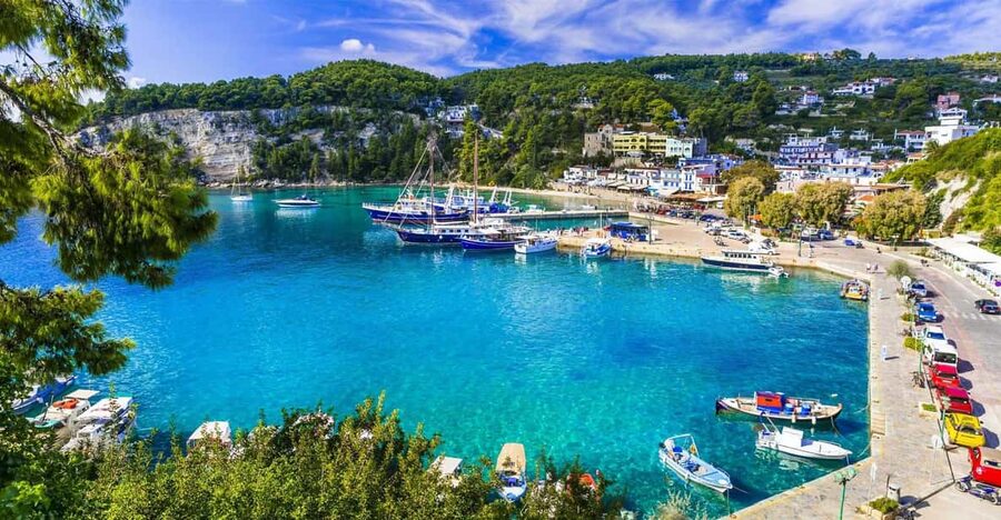From Skiathos:Skopelos & Alonissos Boat Trip with Highlights - Milia Beach: beautiful water, busy shore