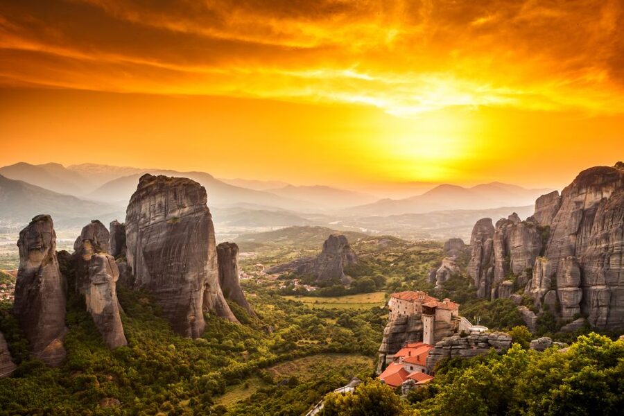 From Thessaloniki: Full Day Trip to Meteora - Photo stops and the best views of the rock pillars